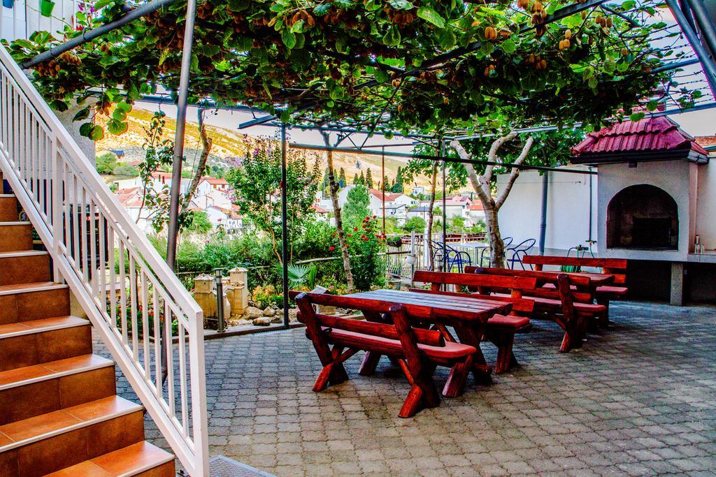 Magic River View Apartment Mostar Eksteriør billede